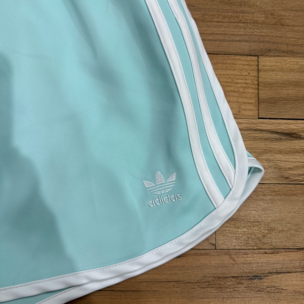 Adidas Originals Women’s Adicolor 3-Stripes Sprinter Shorts Sz XL NWT - Picture 2 of 6